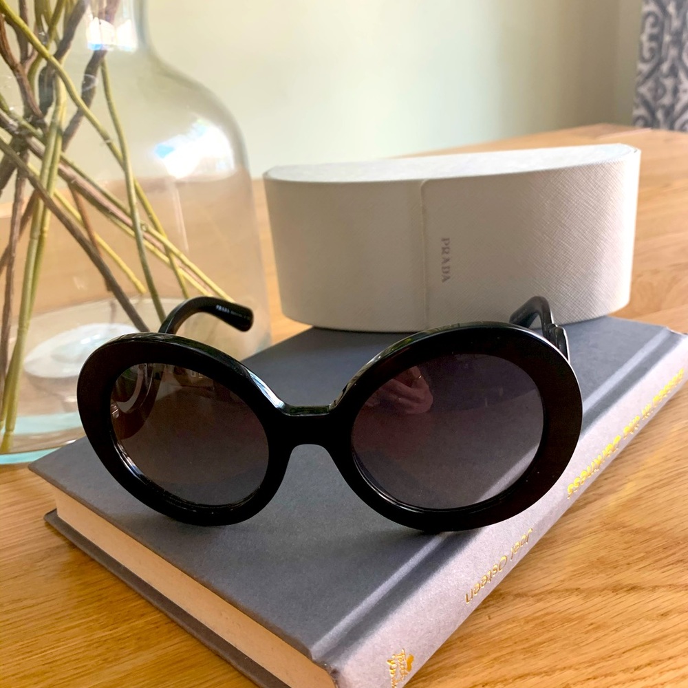 Prada rounded sunglasses comes with box